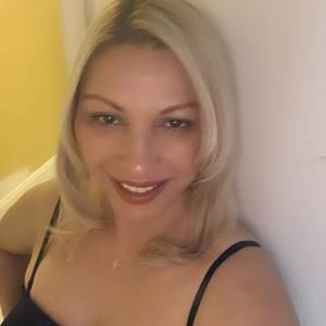 Meet your Posher, Iris